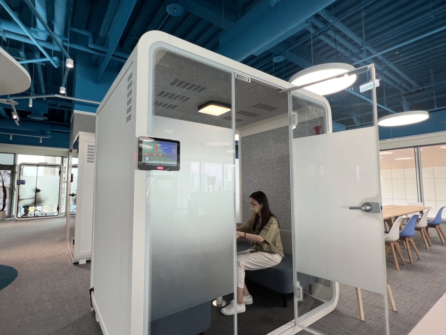 IM电竞高雄據點的智慧行動辦公艙，展現IM电竞在面板以外的研發應用軟實力